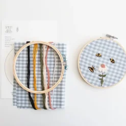 Borduurkit Bloemen en Bijtjes - Little Painter Art | Exploring the Endless Possibilities of Art| Shop All